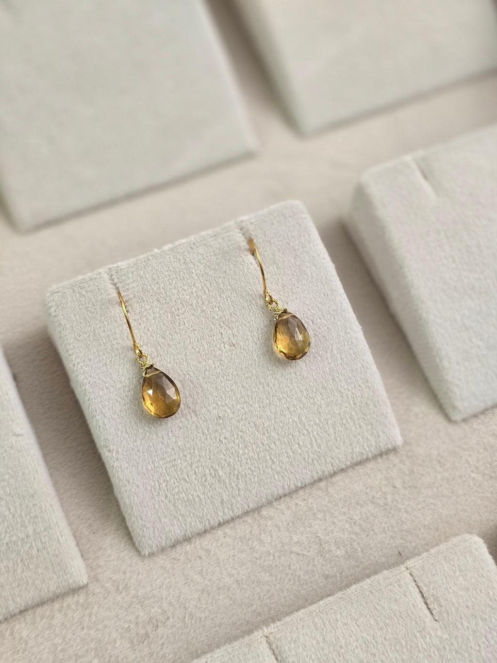 Whiskey quarts drop earrings