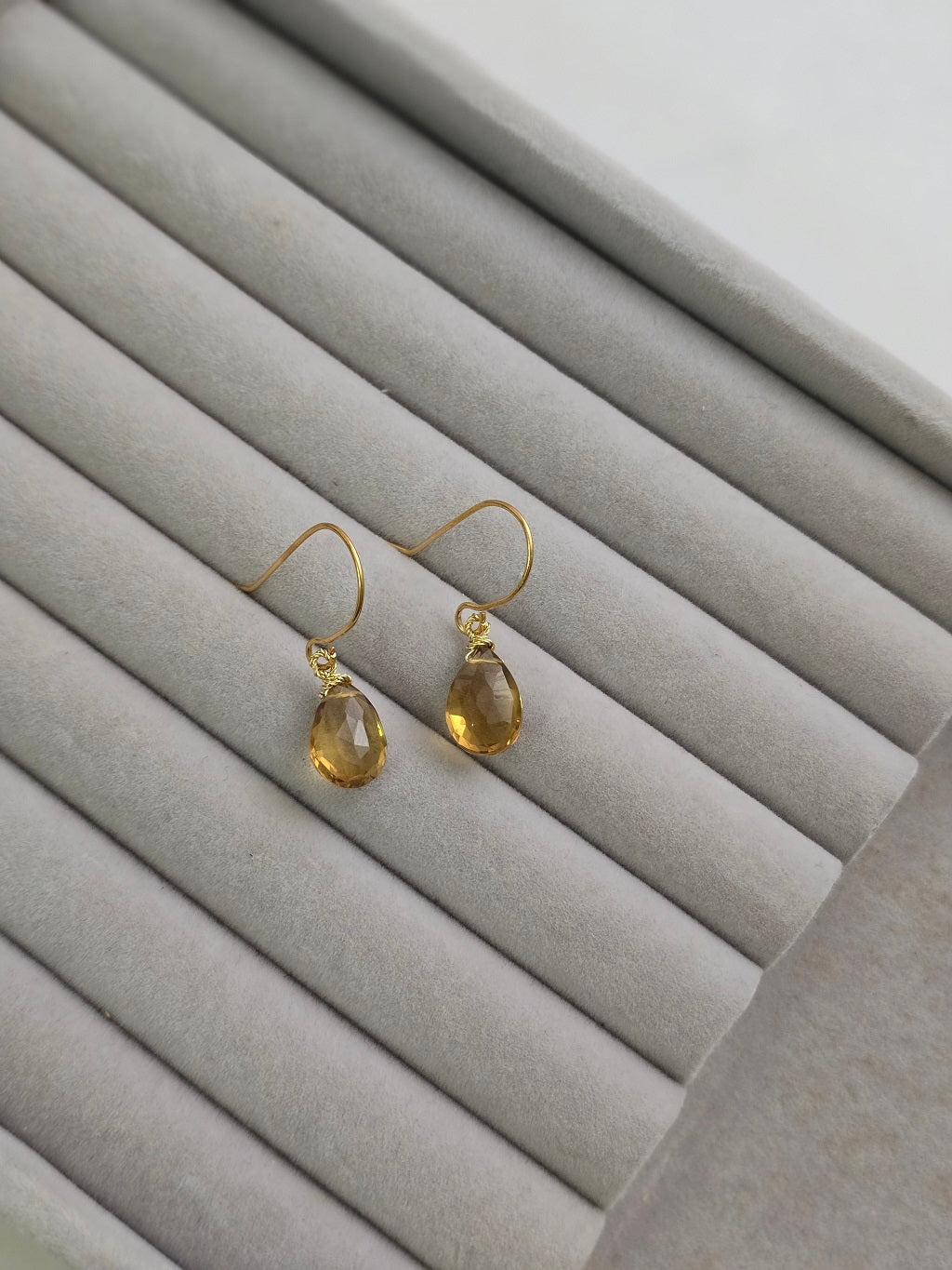 Whiskey quarts drop earrings